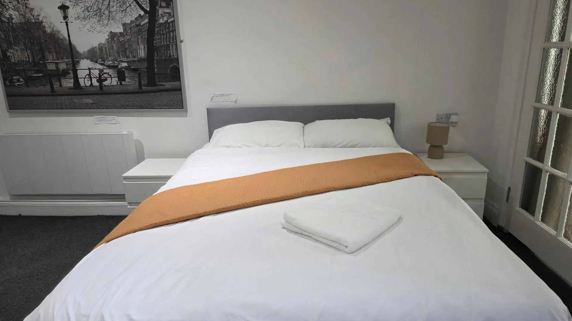 Spacious 3-Bedroom Apartment Near Stratford, 1 Minute From Train Station London United Kingdom